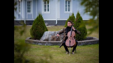 Karjalan kunnailla - Energisoiva melodiaa ja koskettava laulu yhdistettynä perinteiseen Suomen kansanmusiikkiin